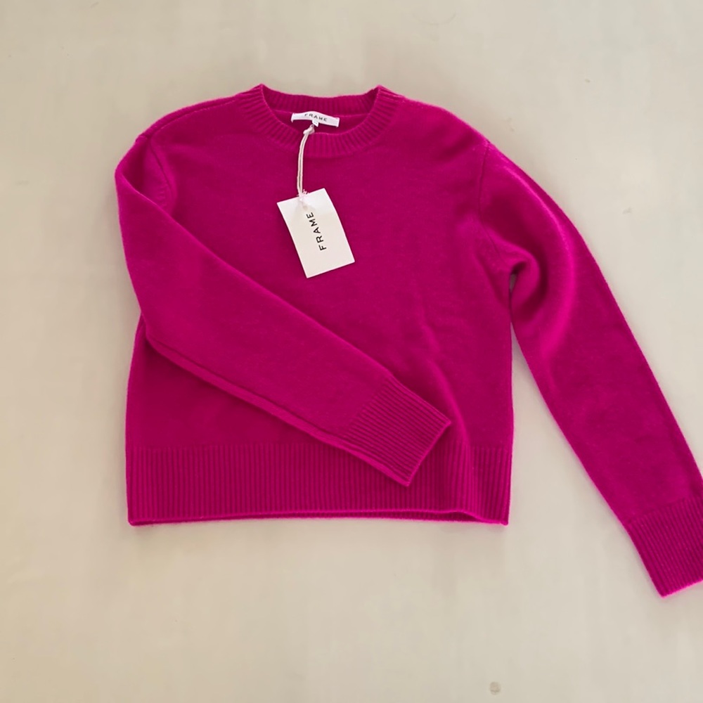 FRAME Magenta Clean Crewneck Cashmere Sweater - new -S